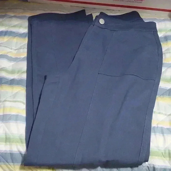 💥F21 Blue pants- crisp clean lines - Picture 3 of 11